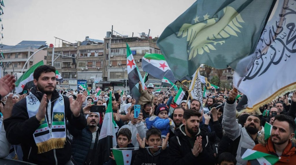 كم يبلغ عدد اللاجئين السوريين العائدين بعد سقوط الأسد؟