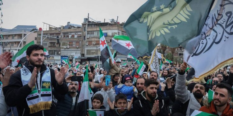 كم يبلغ عدد اللاجئين السوريين العائدين بعد سقوط الأسد؟