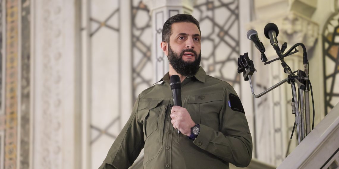 الشرع يدعو من الجامع الأموي لإعادة الإعمار بعد عام من الإطاحة بالأسد