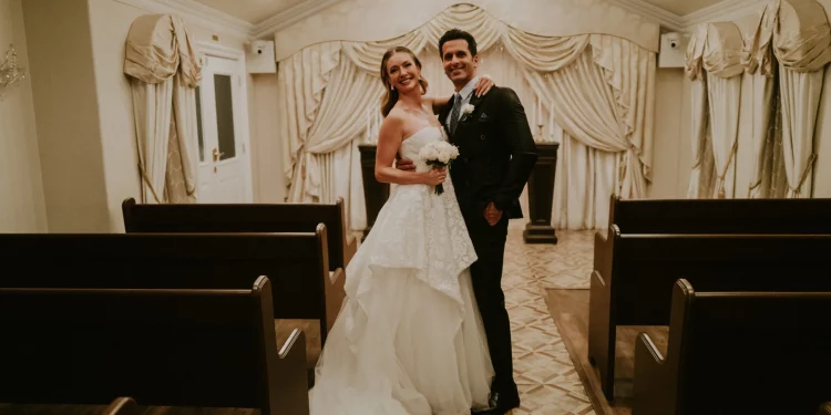 ياسمين كاي ألين تدخل القفص الذهبي مع عميل “FBI” سابق