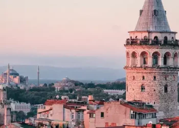 الاقتصاد يتصدر حديث نصف العائلات والبحث عن “البديل الأرخص” غاية المستهلك