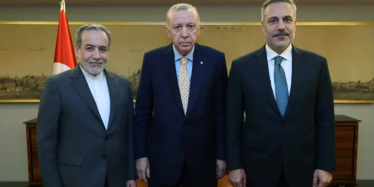 هل تصبح تركيا “مخزن” اليورانيوم الإيراني برعاية أمريكية؟