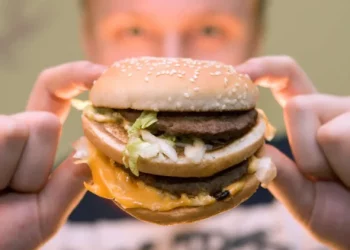 الهامبرجر في تركيا أغلى من أمريكا!