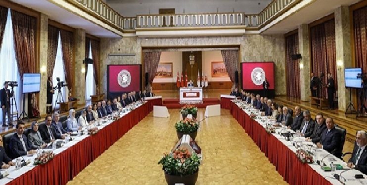 تركيا تعتمد تقرير لجنة السلام مع “العمال الكردستاني” بغالبية الأصوات