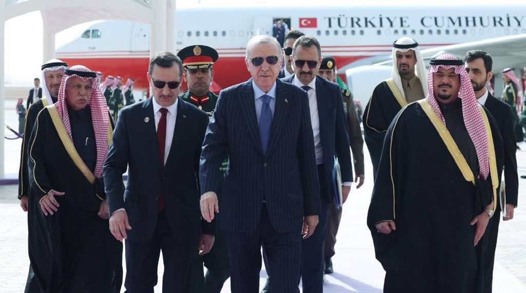 أردوغان يصل إلى المملكة العربية السعودية