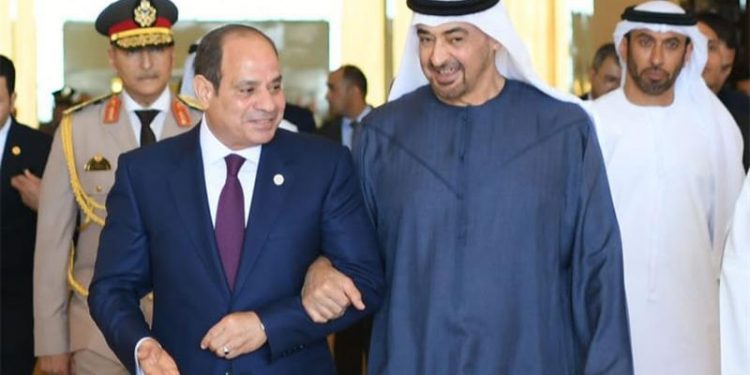السيسي يصل الإمارات لإجراء محادثات مع بن زايد