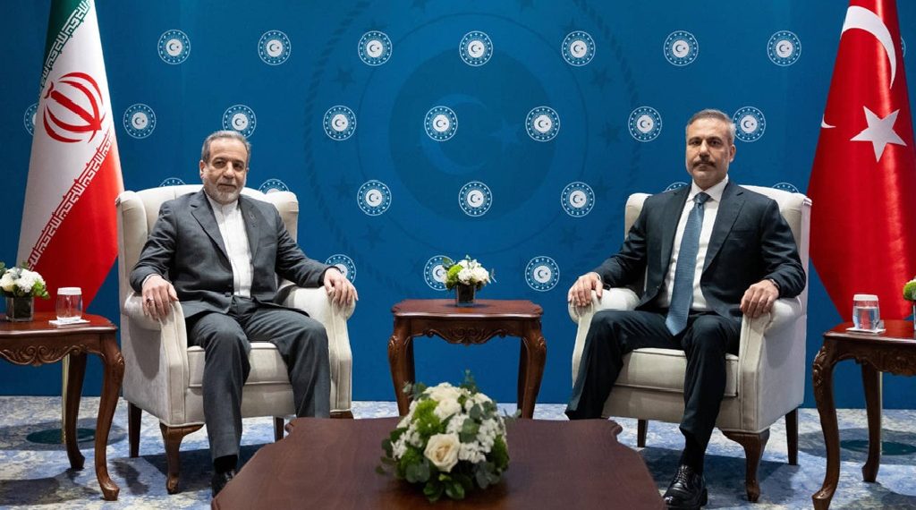 إيران تتراجع عن عقد المفاوضات مع الجانب الأمريكي في تركيا