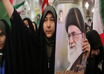 خامنئي: إن بدأت الولايات المتحدة الحرب فستكون حربا إقليمية