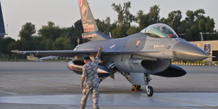 تركيا: أين كانت تتجه مقاتلة الاف 16 قبل تحطمها؟