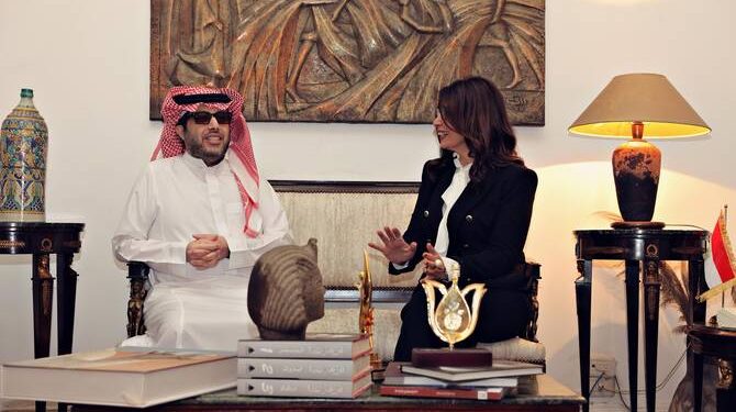 تركي آل الشيخ ووزيرة الثقافة المصرية يناقشان مشاريع الأوبرا والسينما