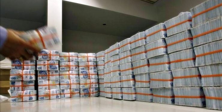 بلومبرج: تركيا تضخ 12 مليار دولار في الأسواق لحماية الليرة