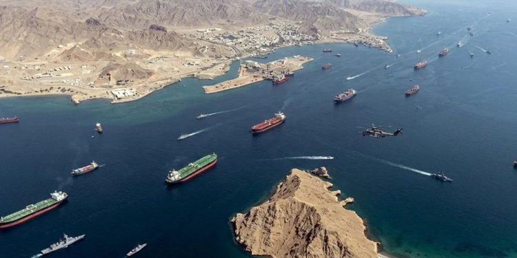 إيران تفرض رسوم مليوني دولار على عبور مضيق هرمز