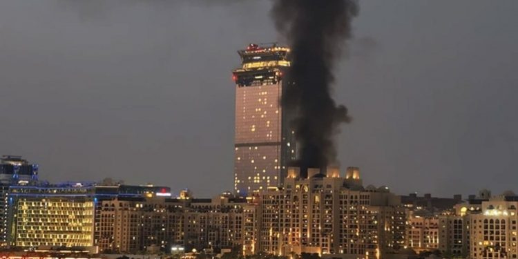 إيران تعلن استهداف تجمع للقوات الأمريكية في دبي