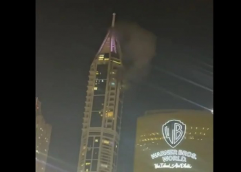 إيران تقصف برج مارينا في دبي