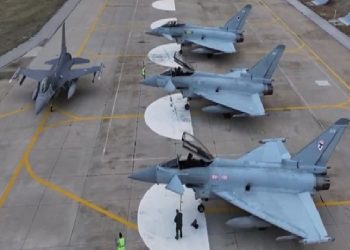 الدفاع التركية تعلن توقيع اتفاقية لمقاتلات يوروفايتر مع بريطانيا