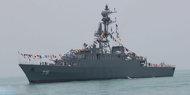 قصف سفينة حربية إيرانية قبالة سواحل سريلانكا