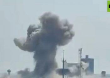 روسيا اليوم: عن مقتل وإصابة 560 جندياً أمريكياً في هجوم صاروخي إيراني بالبحرين