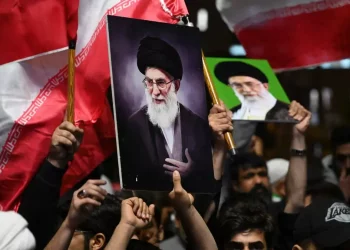 رحيل “رجل الظل والثورة”.. محطات في حياة خامنئي ومسيرته نحو قمة السلطة في إيران