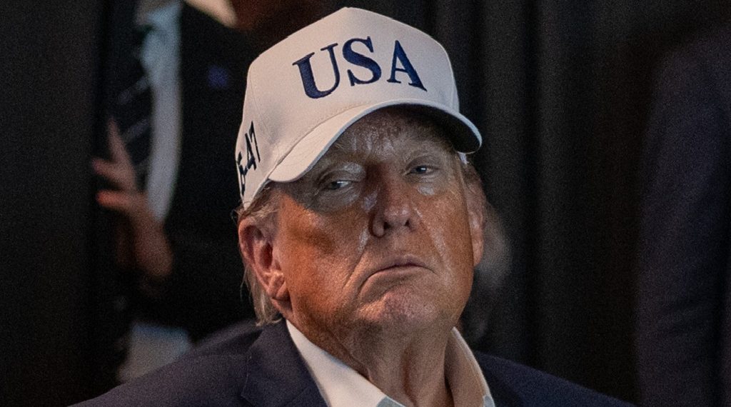 ترامب: مقتل خامنئي فرصة تاريخية للإيرانيين