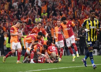 غلطة سراي يكتسح فنربخشة بثلاثية نظيفة