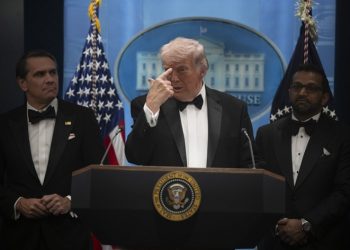 ترامب للرئيس الإسرائيلي: “اعفُ عن نتنياهو لتصبح بطلاً قومياً”