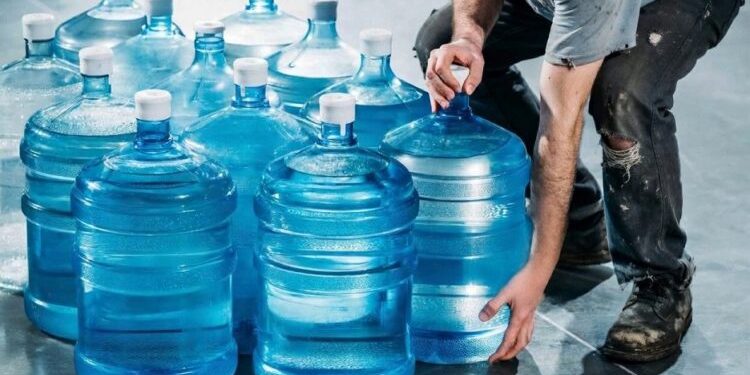 تركيا.. قوارير المياه تسجل 40% زيادة في الأسعار