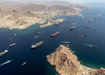 إيران تضع شروطا جديدة لعبور مضيق هرمز