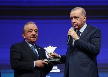 تركيا.. برلماني ينتقد إعفاء شركات كبرى من ضرائب بمليارات الليرات