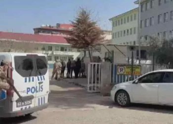 تركيا.. مسلح يطلق النار ويحتجز رهائن داخل مدرسة في أورفة