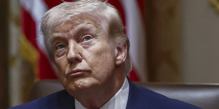 ترامب يطلق “ميزانية الحرب”.. تريليونات للدفاع وتخفيضات حادة بالقطاعات الاجتماعية