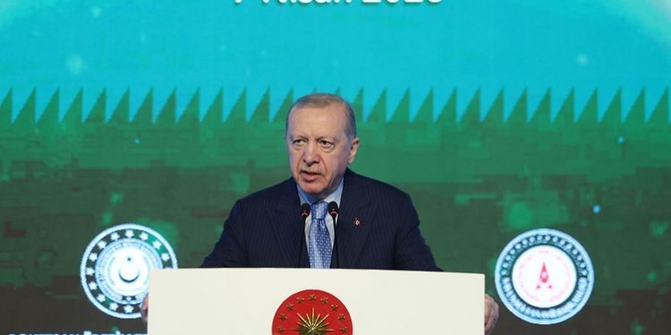 أردوغان يدين الهجوم “الغادر” على القنصلية الإسرائيلية