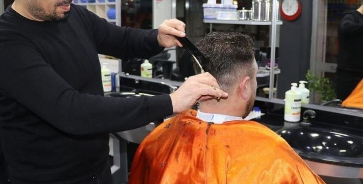 سائح في تركيا يفاجئ بفاتورة ضخمة بعد الحلاقة