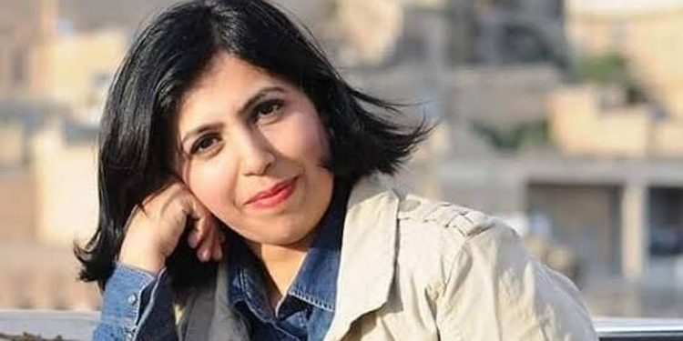 اعتقال الأديبة الكردية يلدز تشاكار في مطار اسطنبول