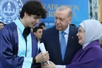 أردوغان وعقيلته يشاركان في حفل تخرج حفيدهما