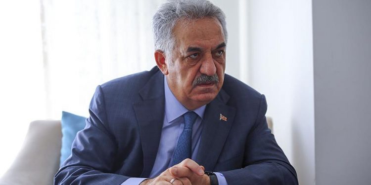 “العدالة والتنمية” يلوح بالاستفتاء الشعبي على الدستور الجديد