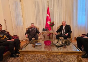 رئيس الأركان التركي يزور مصر