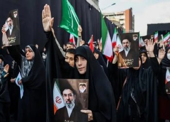 أزمة “الاتفاق” تتصاعد في إيران ودعوات للوفد المفاوض بالاستقالة