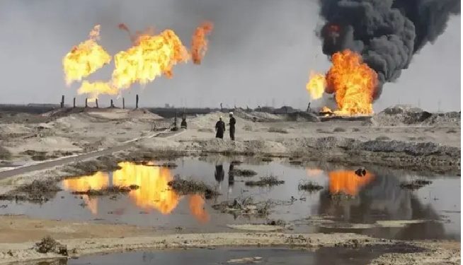 العراق يبدأ تصدير النفط الخام عبر سوريا