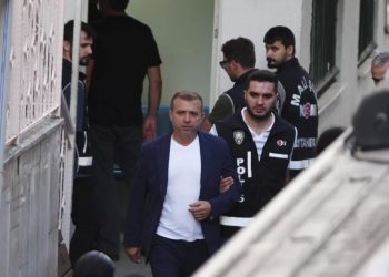 تركيا: حبس عمدة سيلفري في إسطنبول ضمن تحقيقات الفساد بالبلدية