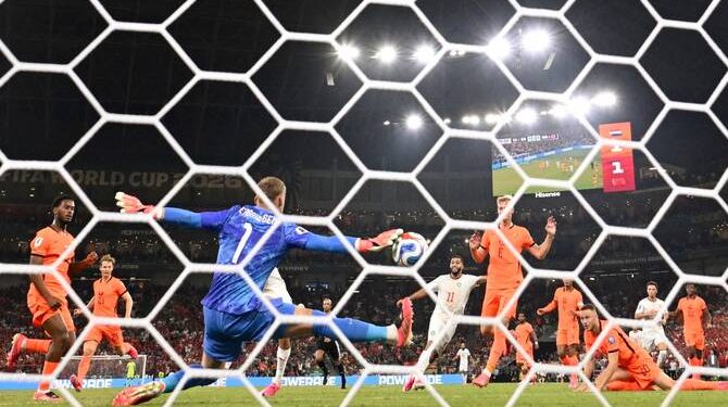 المغرب ينجح في تجاوز دراما ركلات الترجيح أمام هولندا ويتأهل لدور الـ16