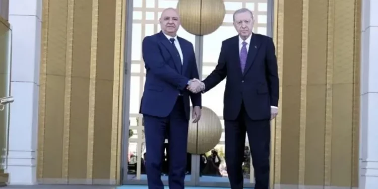 الرئيس اللبناني في تركيا لتعزيز التعاون بين البلدين