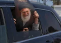 بعد تأجيل طويل: تشييع المرشد الإيراني السابق “خامنئي” ضمن مراسم استثنائية