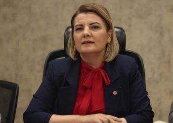 تركيا.. اعتقال عمدة بلدية إزميت وزوجها