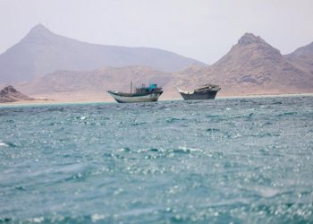 هل اقترب إغلاق الحوثيين لمضيق باب المندب؟