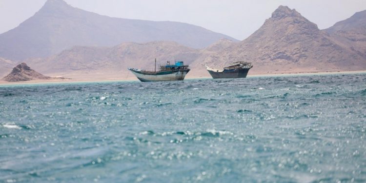 هل اقترب إغلاق الحوثيين لمضيق باب المندب؟