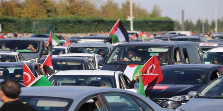 قافلة برية تنطلق من فرنسا لكسر الحصار عن غزة