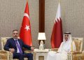 هاكان فيدان يلتقي رئيس الوزراء القطري في الدوحة