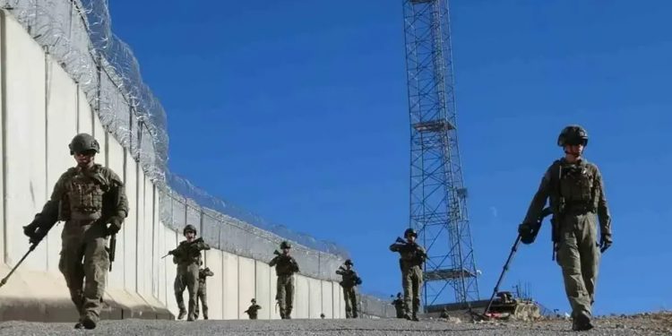 تركيا تعزز حدودها مع إيران بجدار فولاذي