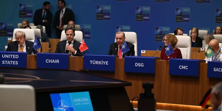 أردوغان يدعو الناتو لرفع القيود المفروضة على صناعة الدفاع
