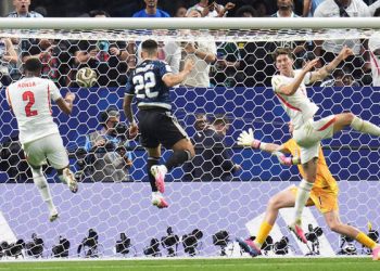 الأرجنتين بقيادة ميسي تُذهل إنجلترا بعودة تاريخية لتتأهل لنهائي كأس العالم